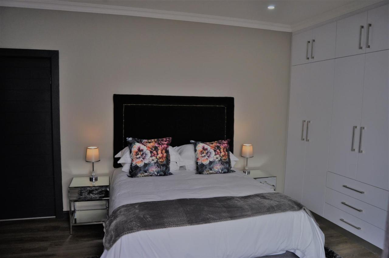 One Oak B&B 东伦敦 外观 照片